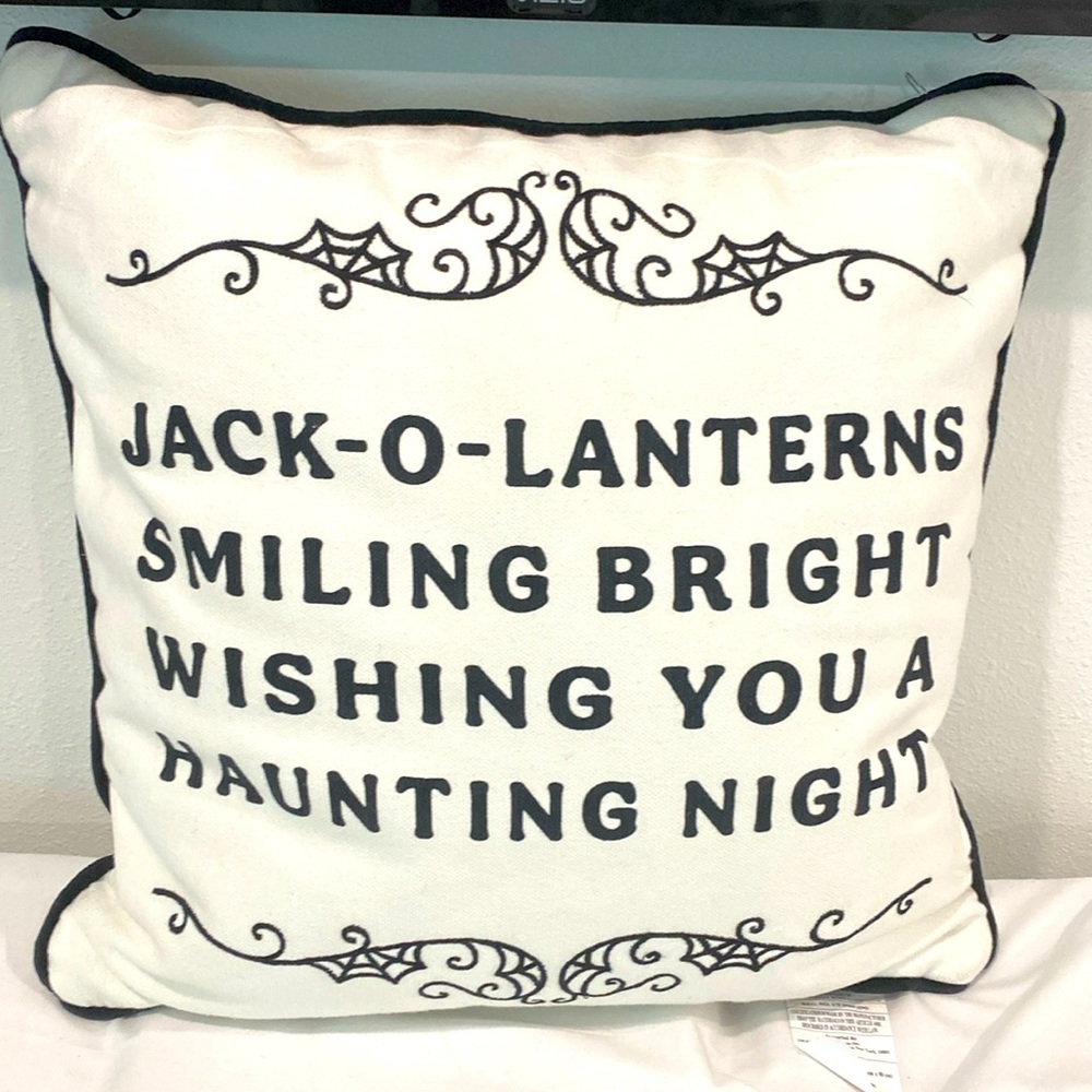 NWOT Jack-O-Lanterns Smiling Bright” Decorative Throw Pillow by Indigo Home